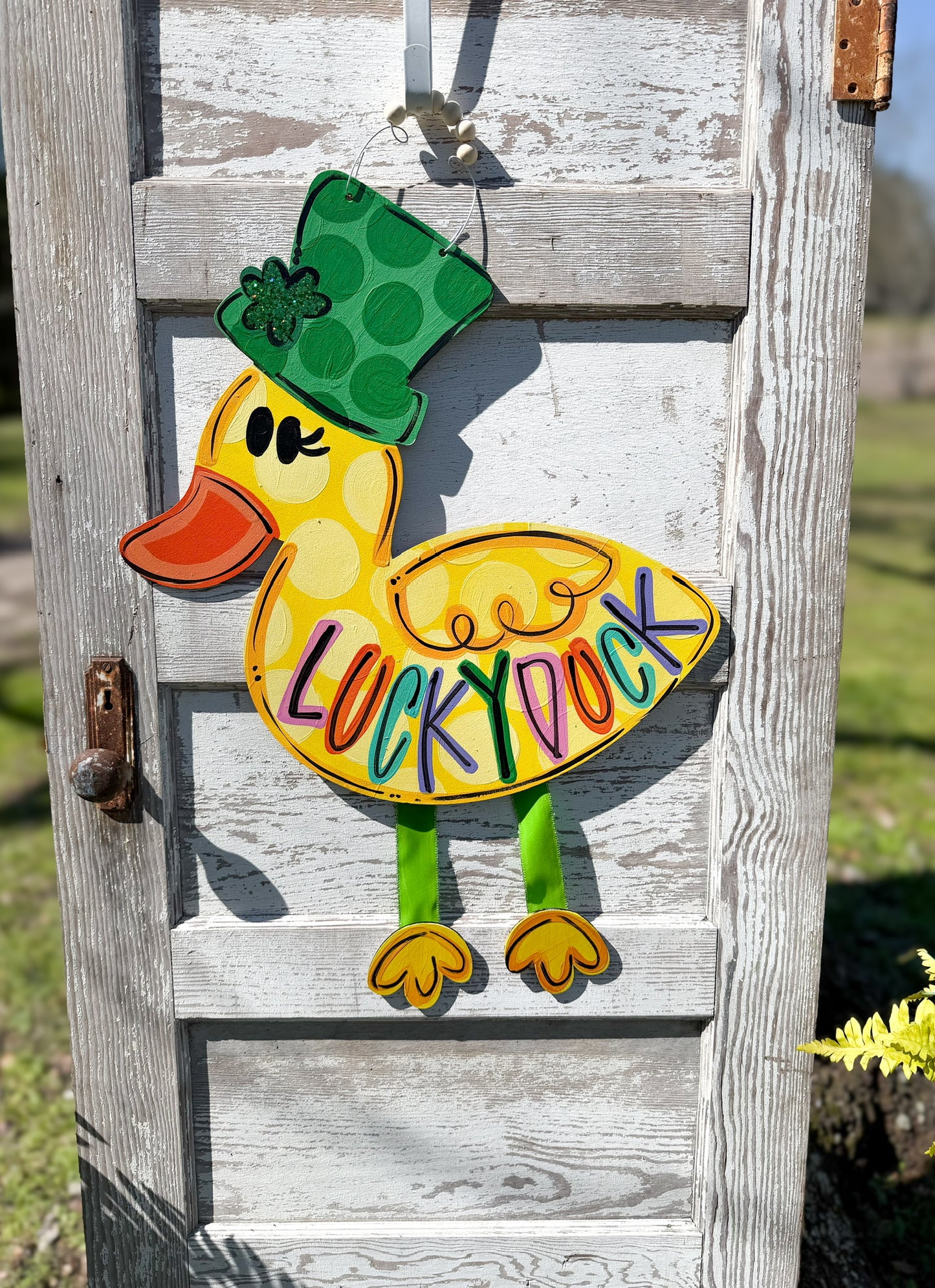 Lucky Duck Ribbon Leg